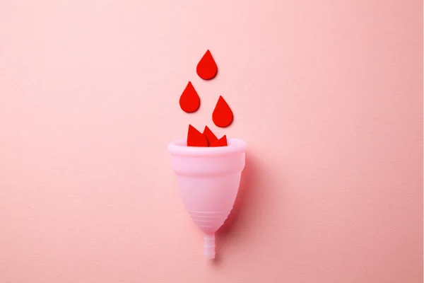 Color de la sangre menstrual después de un aborto